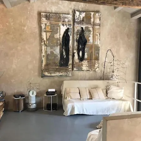 Petit 19th Century Casa, Casa Maggiolina, Istria