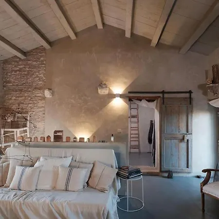 Petit 19th Century Casa, Casa Maggiolina, Istria *